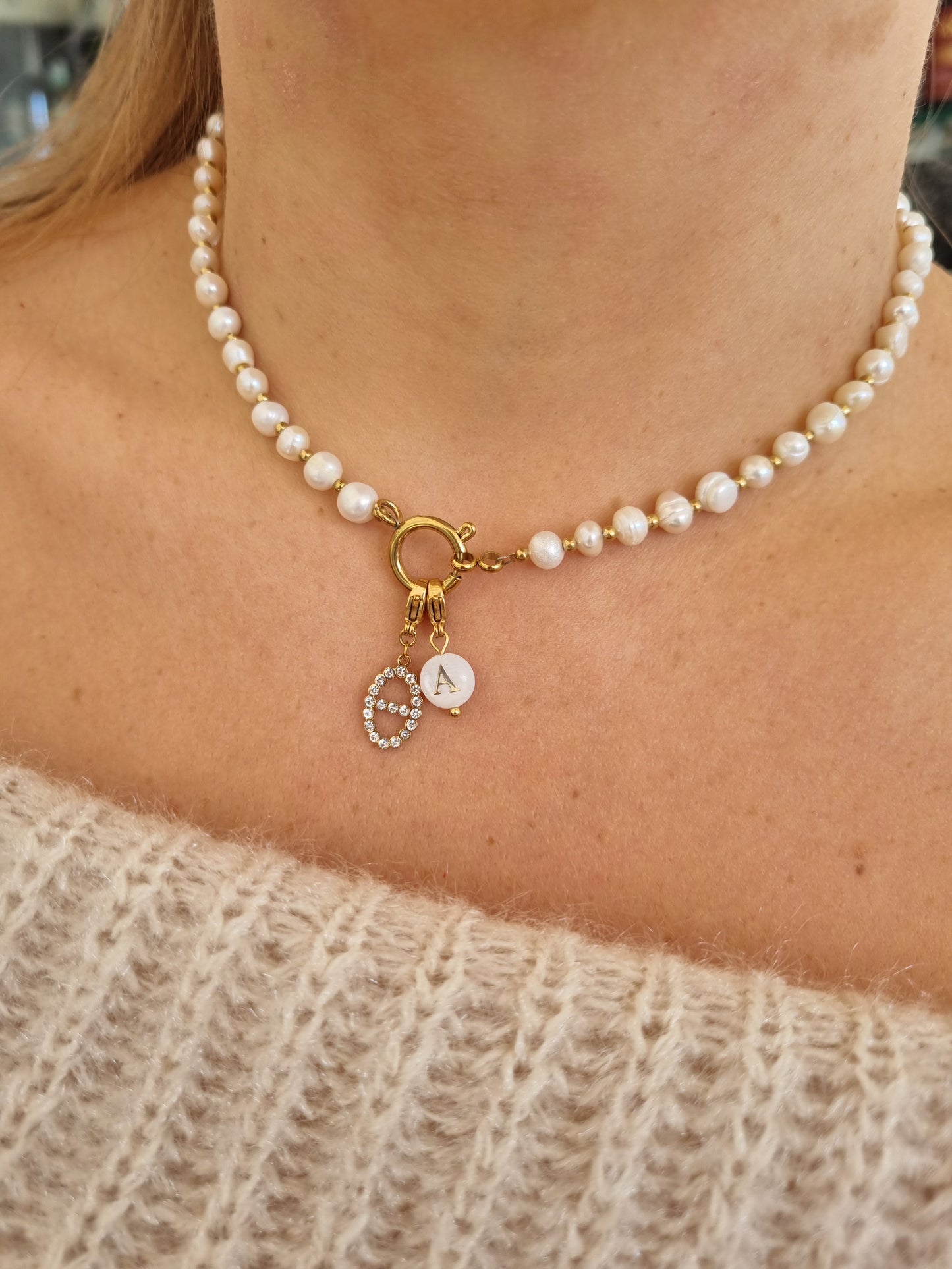 Collier en perles d'eau douce & petites perles acier (personnalisable) - doré