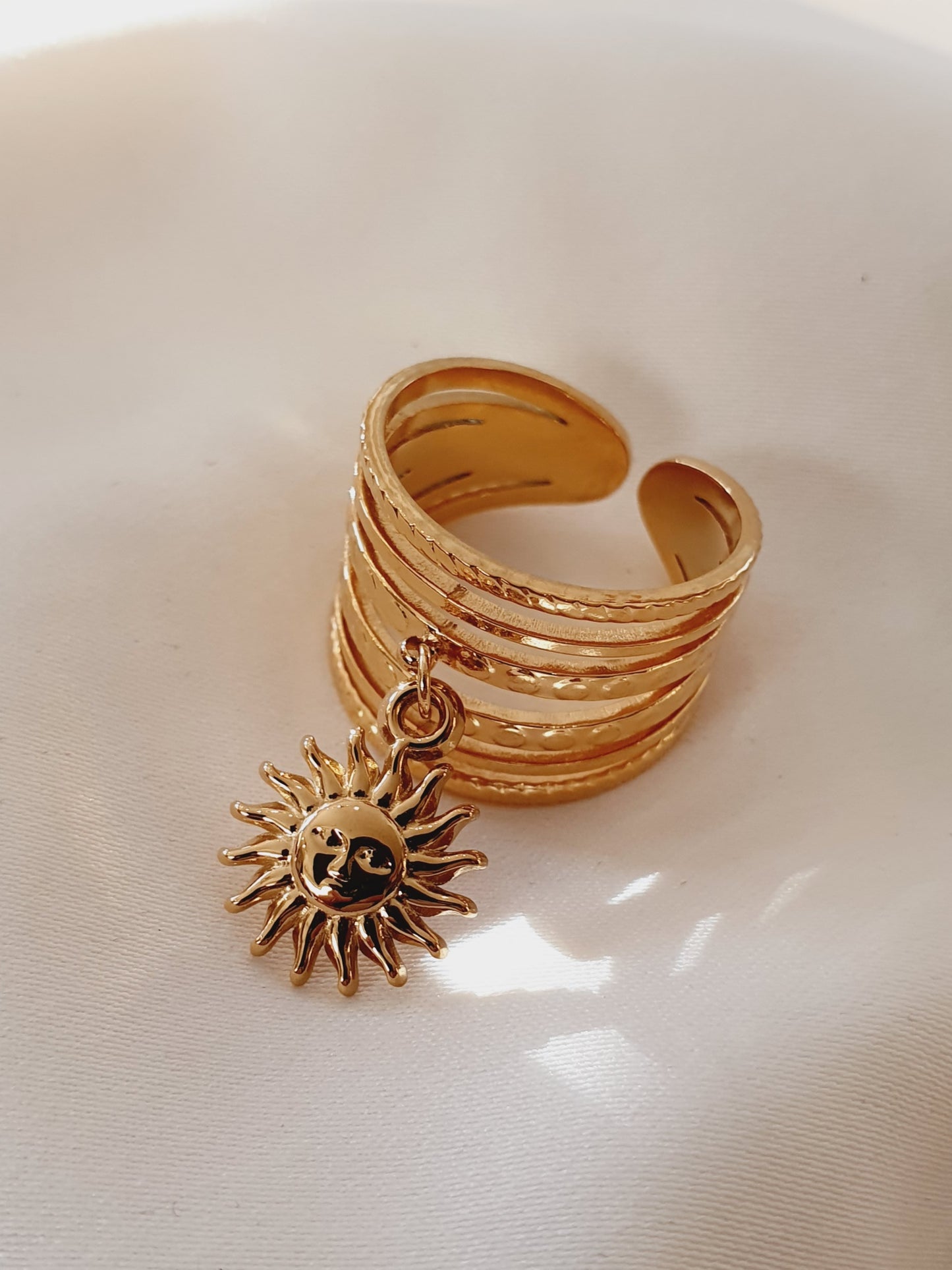 Bague multi-rangs breloque soleil - doré