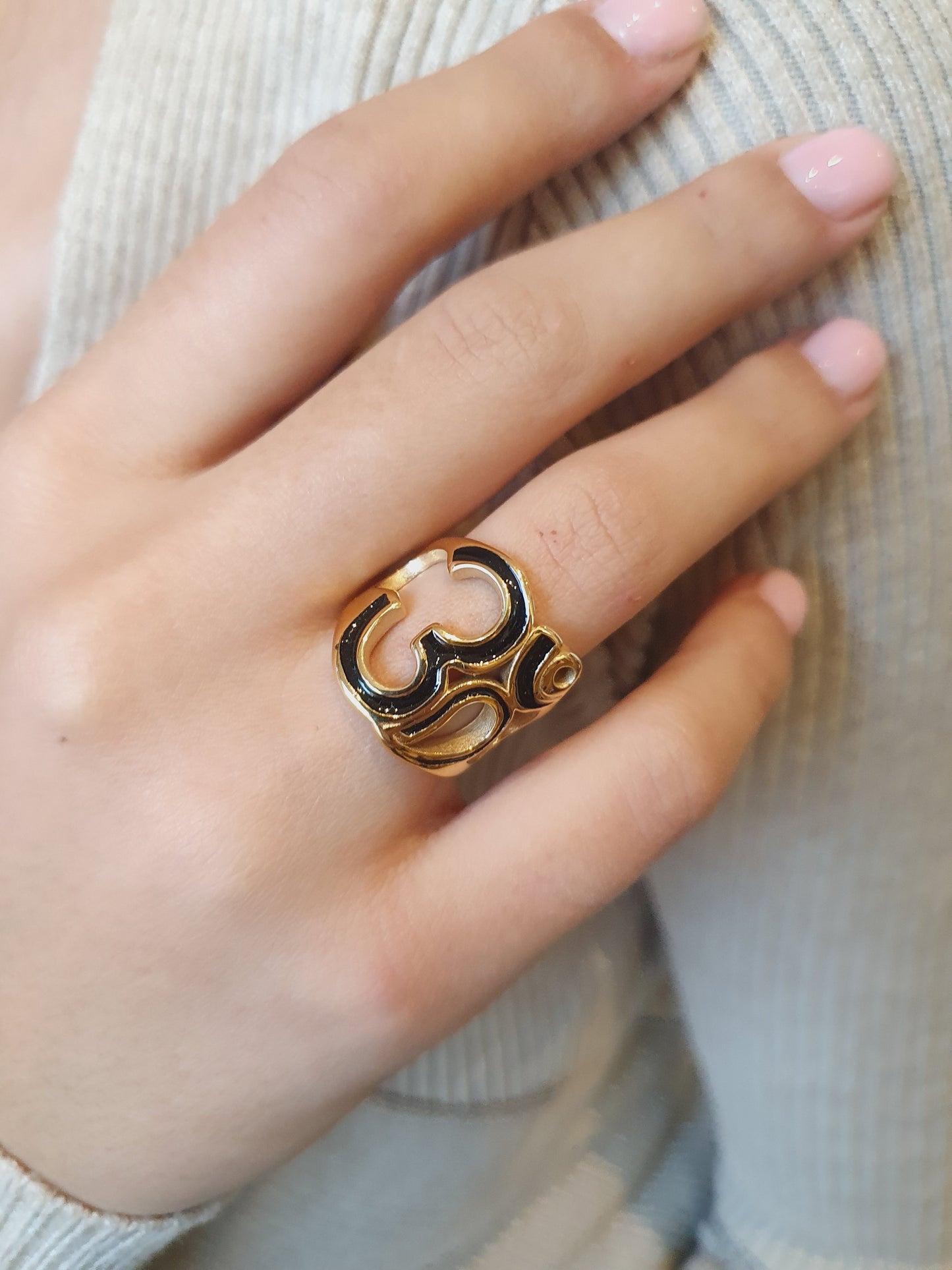 Bague Om̐ - doré/noir