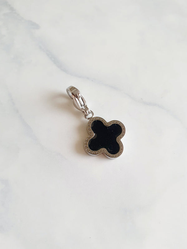 Charm trèfle noir basic - argenté