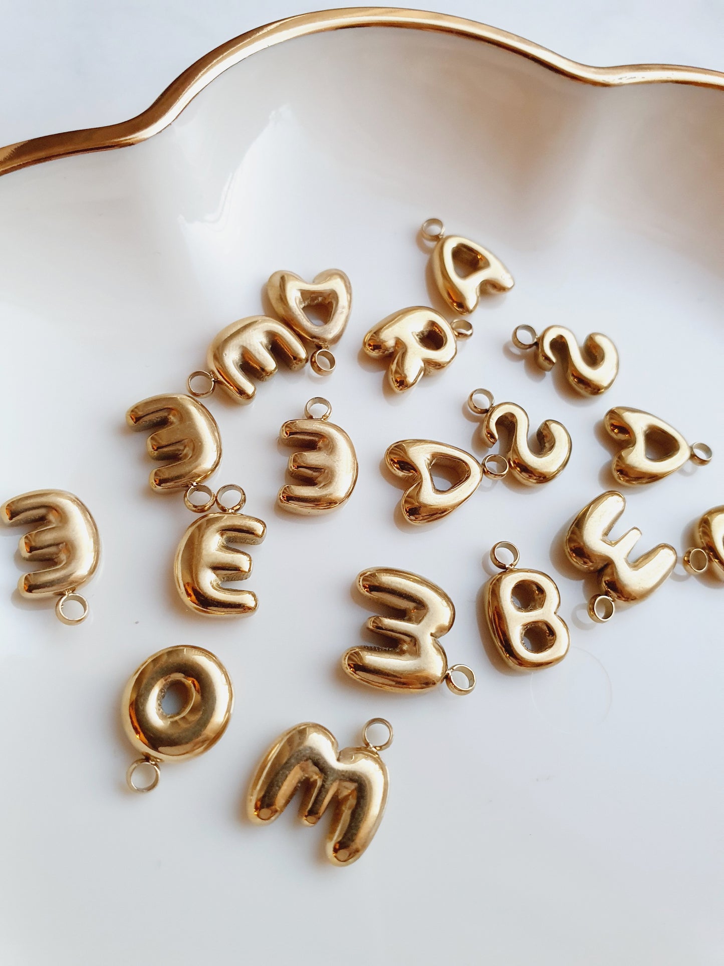 Charms Bubble lettres initiales - doré