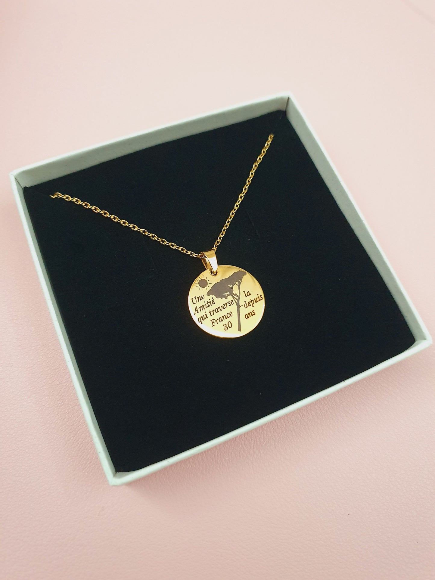 Collier médaillon à graver - doré  | 2 cms