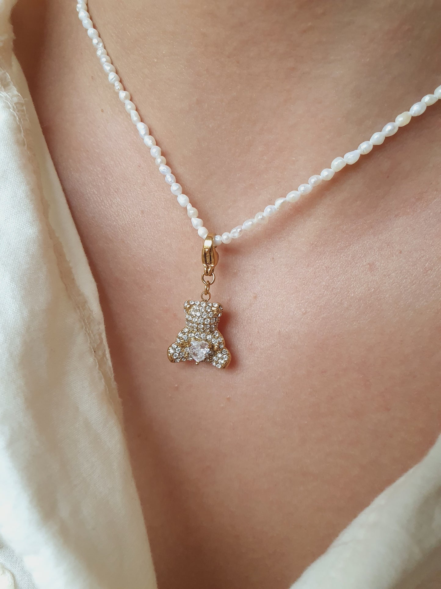 Collier en petites perles d'eau douce personnalisable - doré