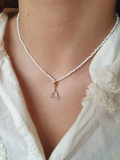 Collier en petites perles d'eau douce personnalisable - doré
