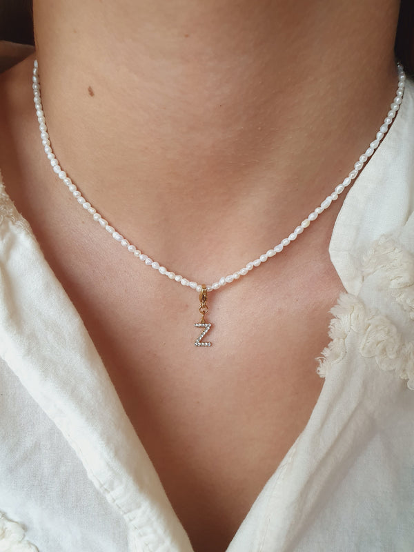 Collier en petites perles d'eau douce personnalisable - doré