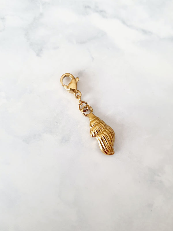 Charm coquillage buccin - doré