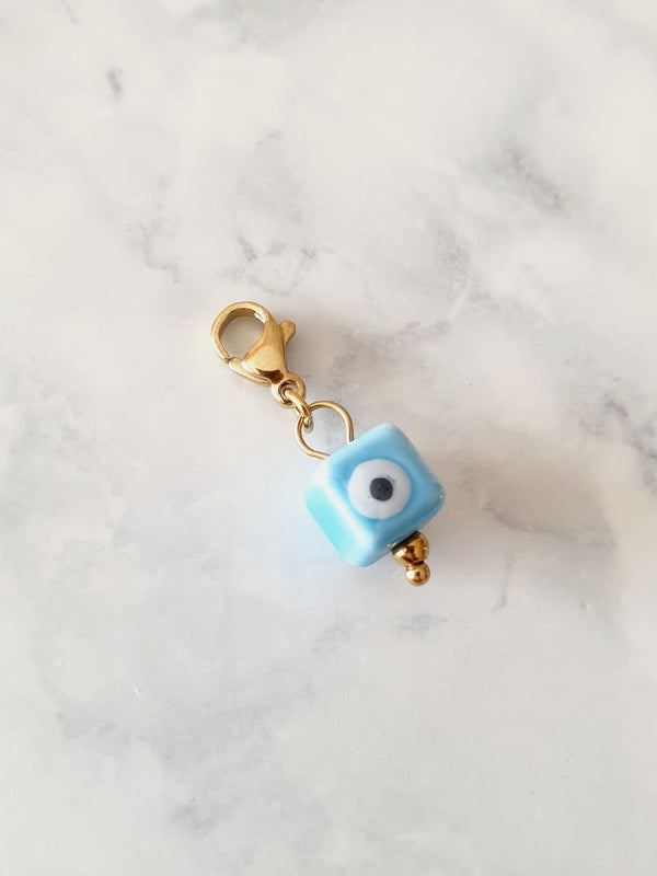 Charm oeil carré bleu - doré