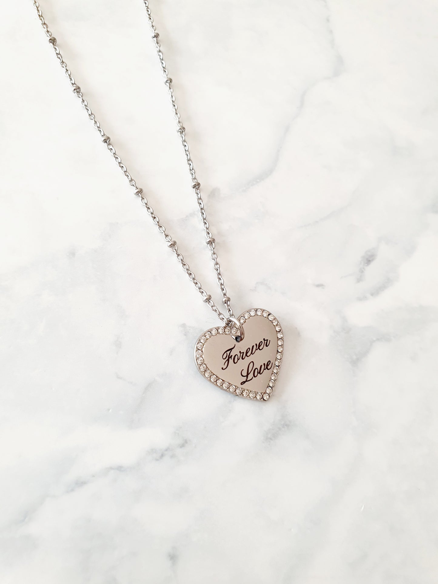 Collier médaillon cœur & zircons à graver | Coloris au choix