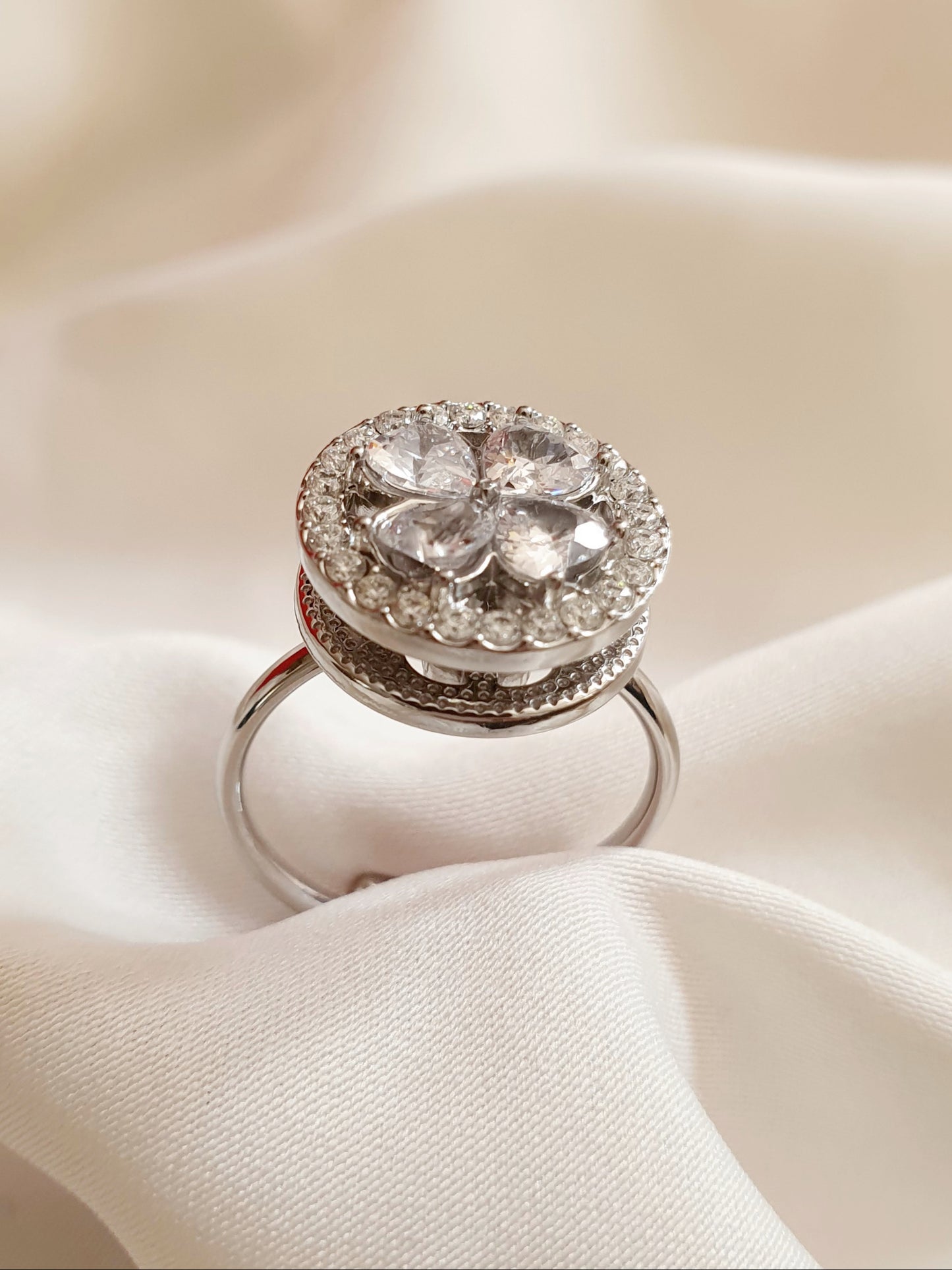 Bague rotative anti-stress RONDE DE FLEURS - argenté