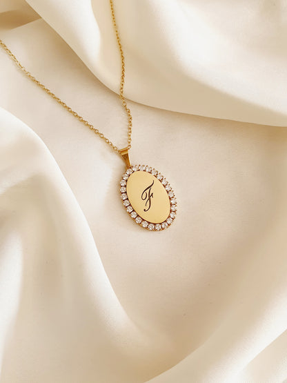 Collier médaillon ovale zircons à graver - doré