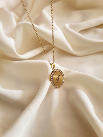 Collier médaillon ovale zircons à graver - doré