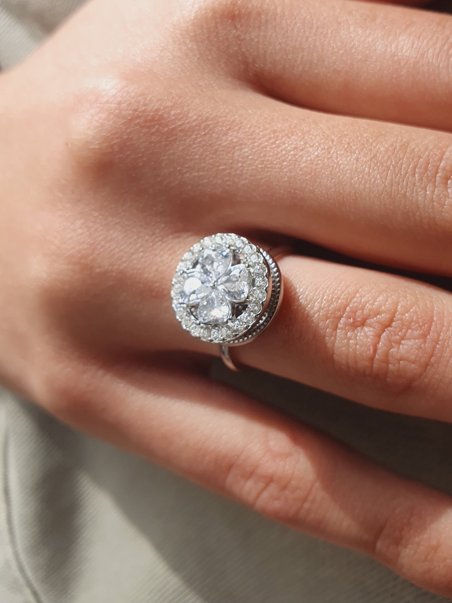Bague rotative anti-stress RONDE DE FLEURS - argenté