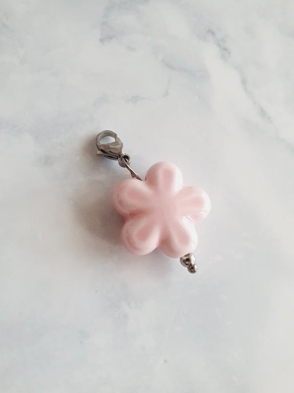 Charm fleur rose - argenté