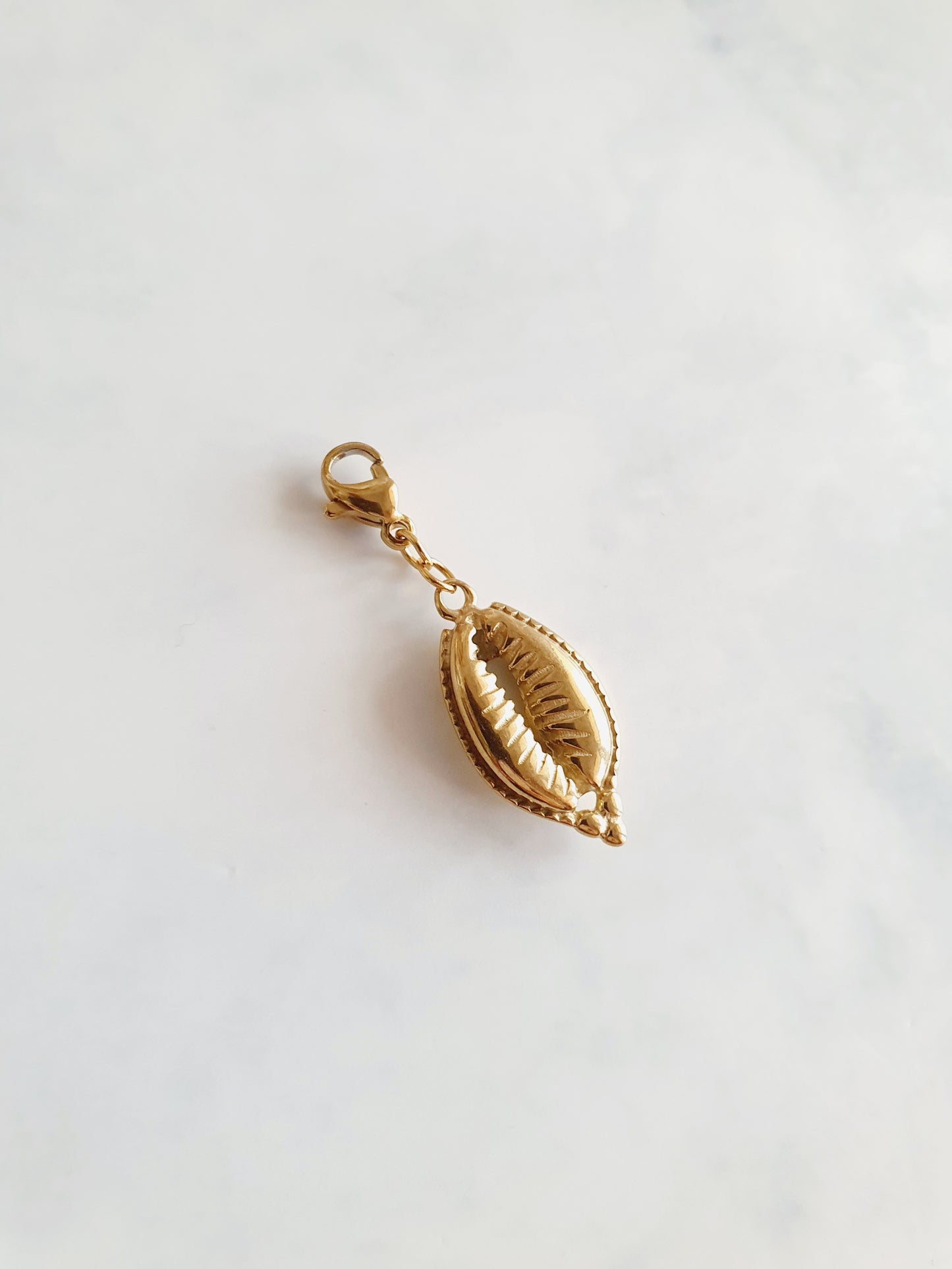 Charm coquillage cauri Premium - doré