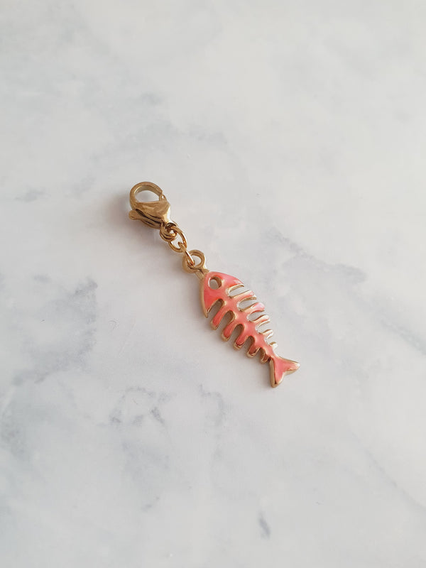 Charm poisson arêtes roses - doré