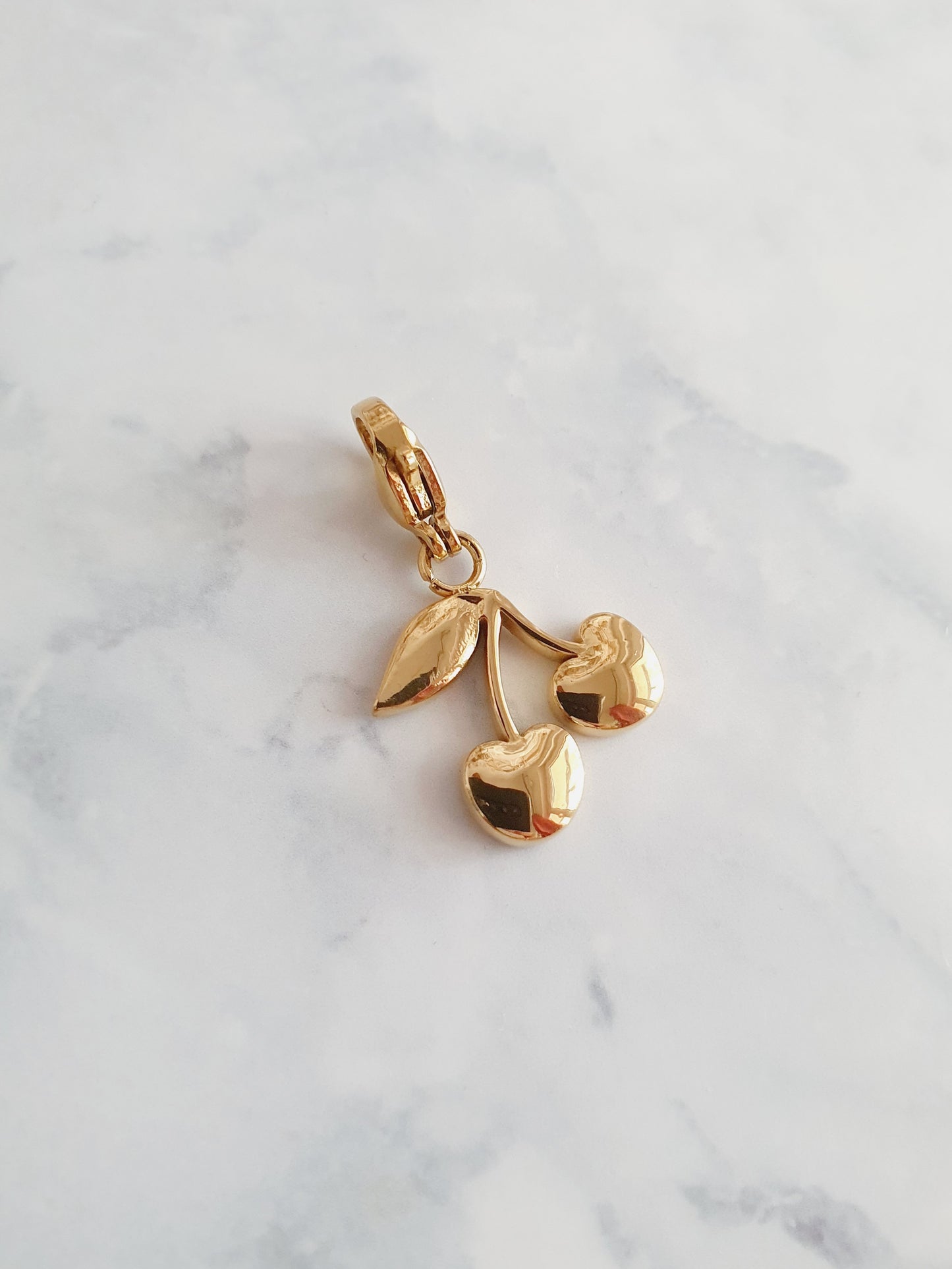 Charm cerises dorées Premium - doré