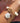 Charm grand coquillage nacre - doré