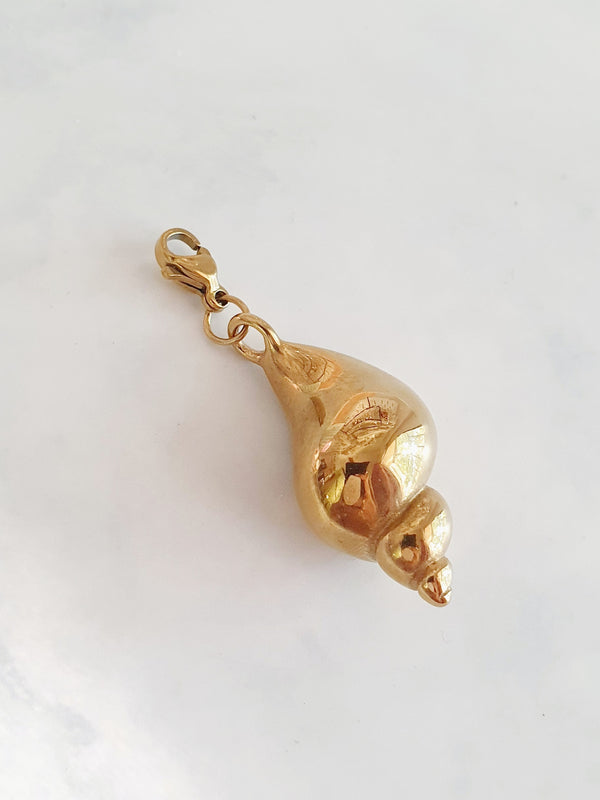 Charm grand coquillage buccin Premium - doré