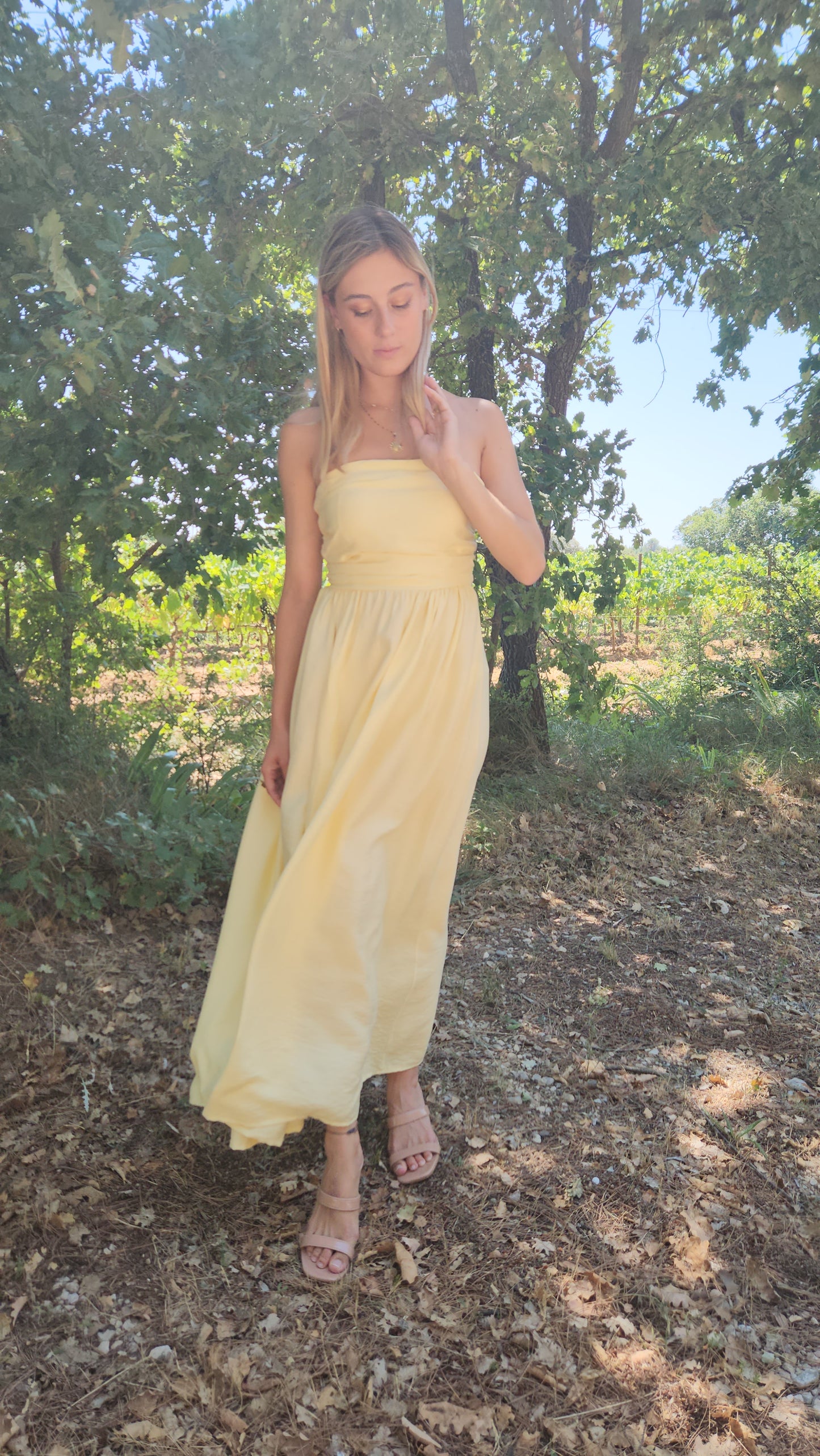 Robe longue dos nu lacets- jaune pastel