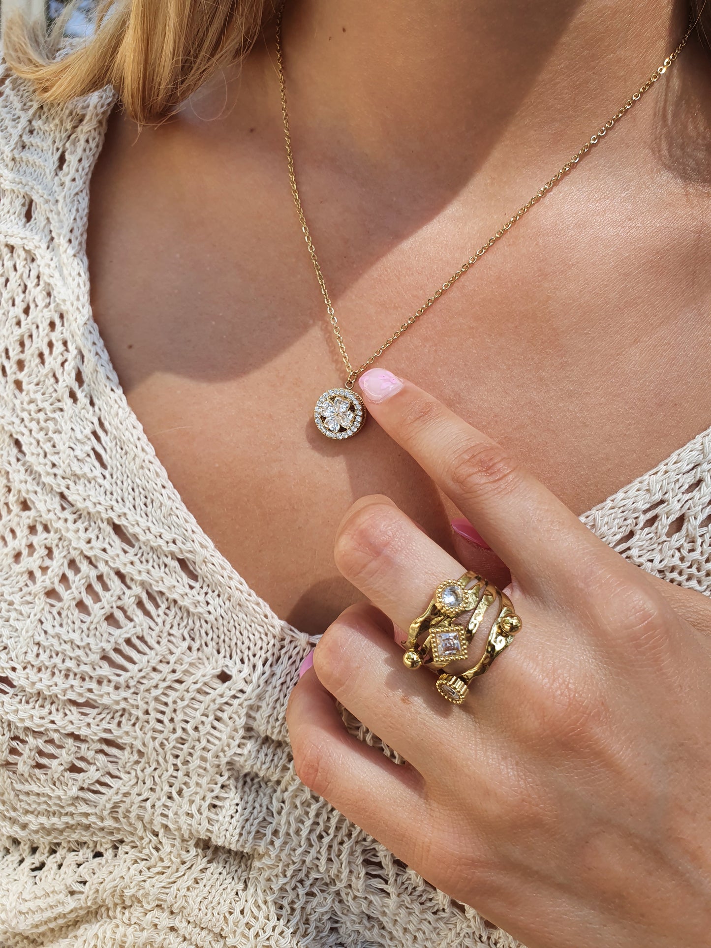 Collier rotatif anti-stress RONDE DE FLEURS - Doré