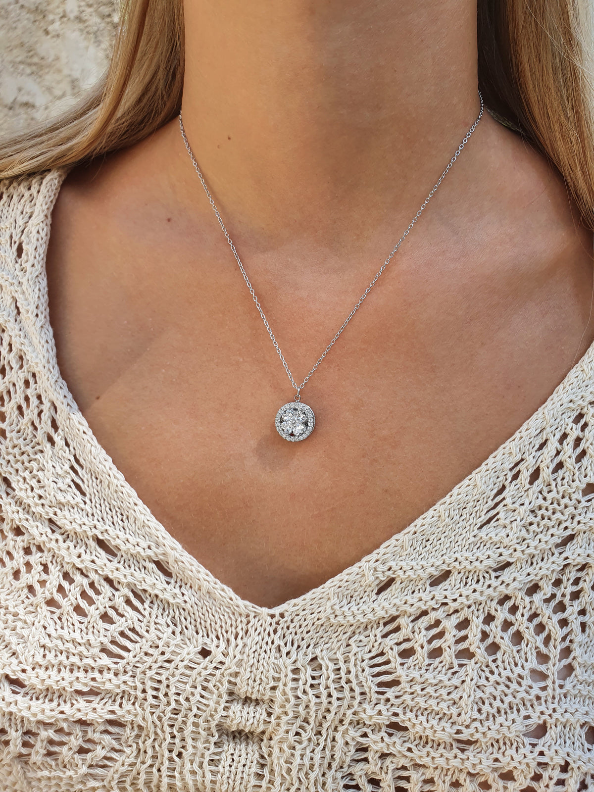 Collier anti-stress fleur argenté