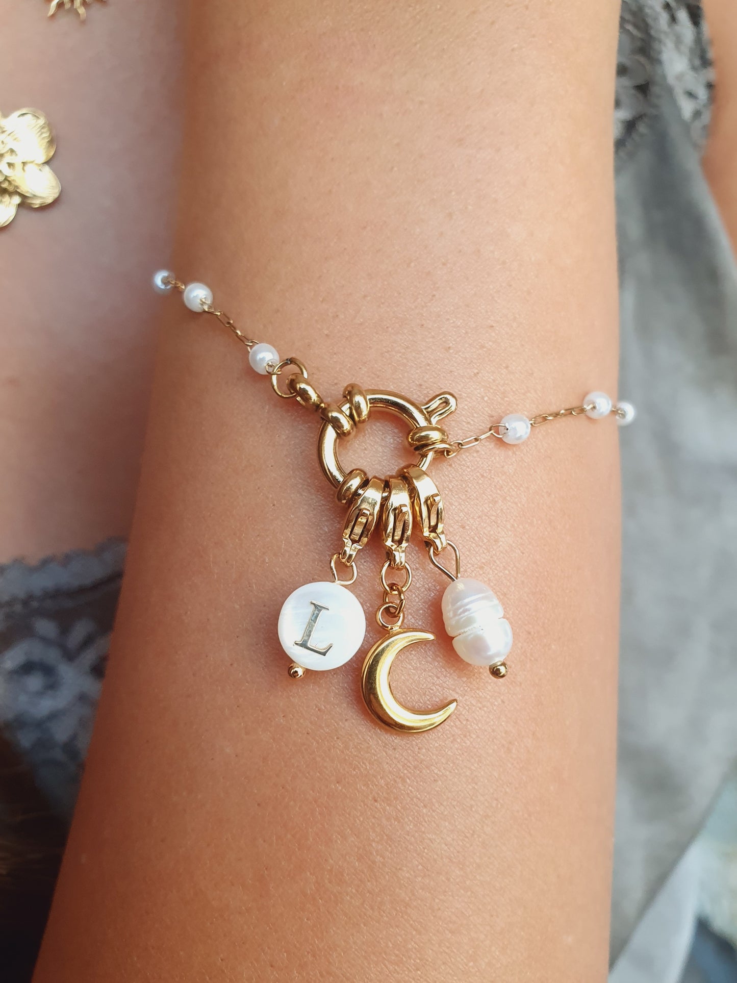 Bracelet petites perles fantaisie nacrées (personnalisable) - doré