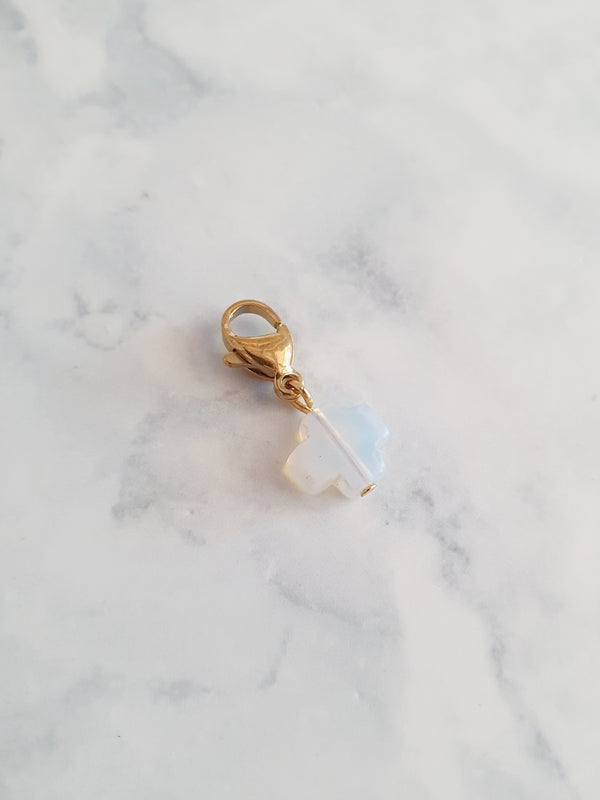 Charm croix grecque en pierre - doré / Opalite