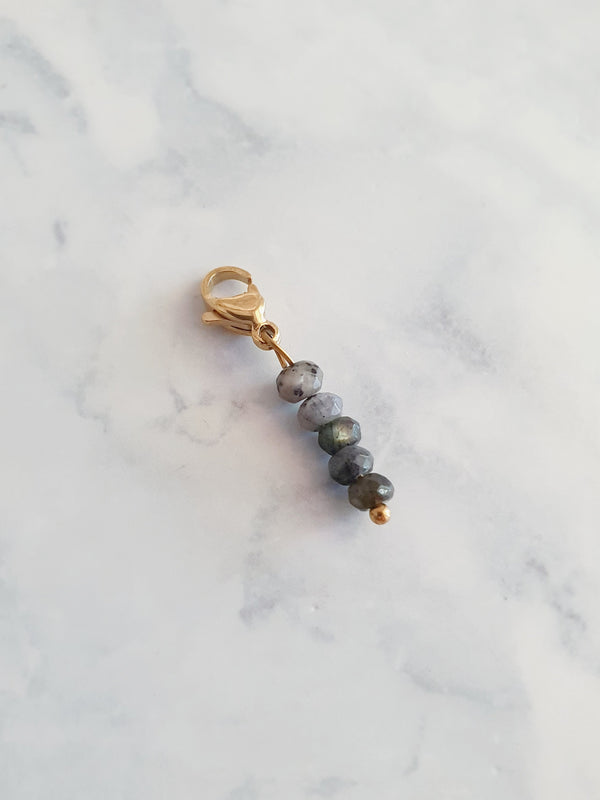 Charm perles en pierre - doré / Quartz tourmaliné