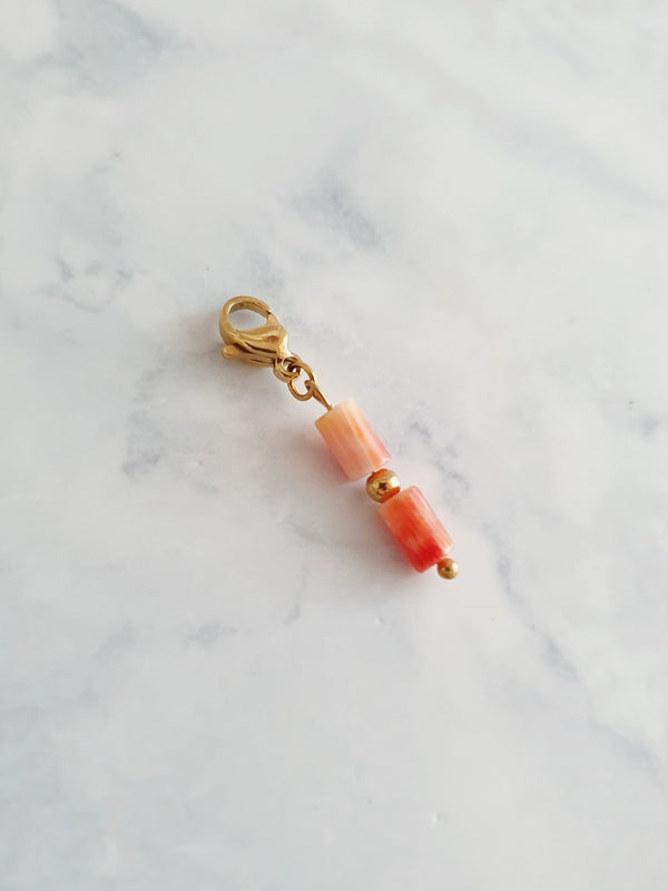 Charm duo de perles corail - doré