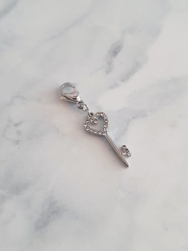 Charm coeur clé strass - argenté