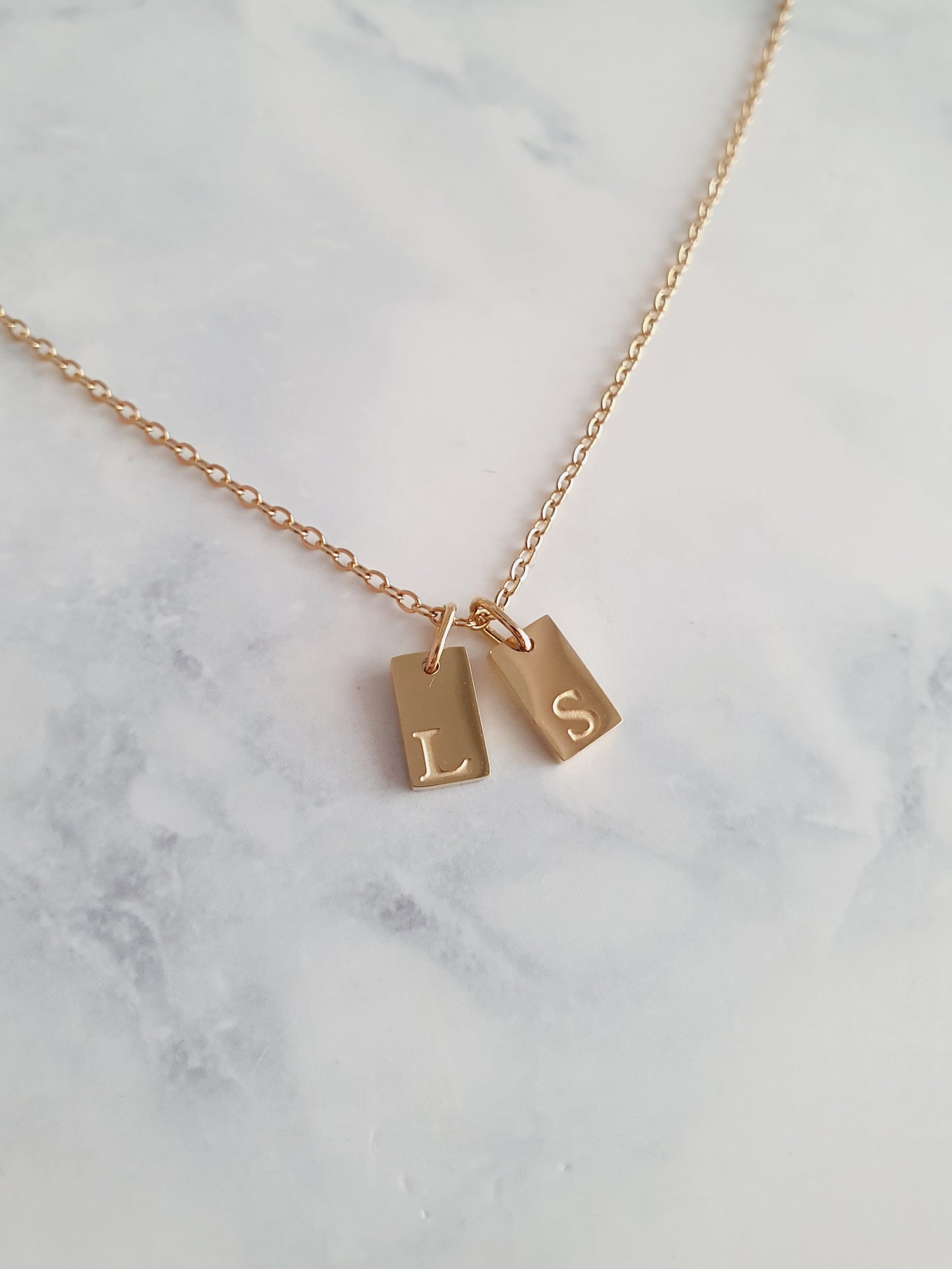 Collier plaque(s) initiale(s)