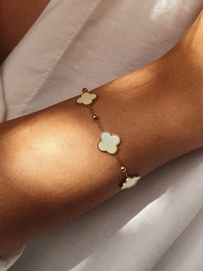 Bracelet trèfles en nacre - doré