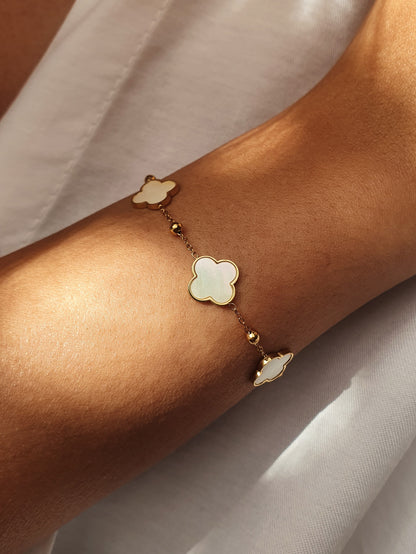 Bracelet trèfles en nacre - doré