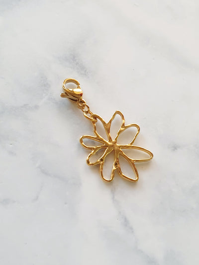 Charm fleur martelée - doré