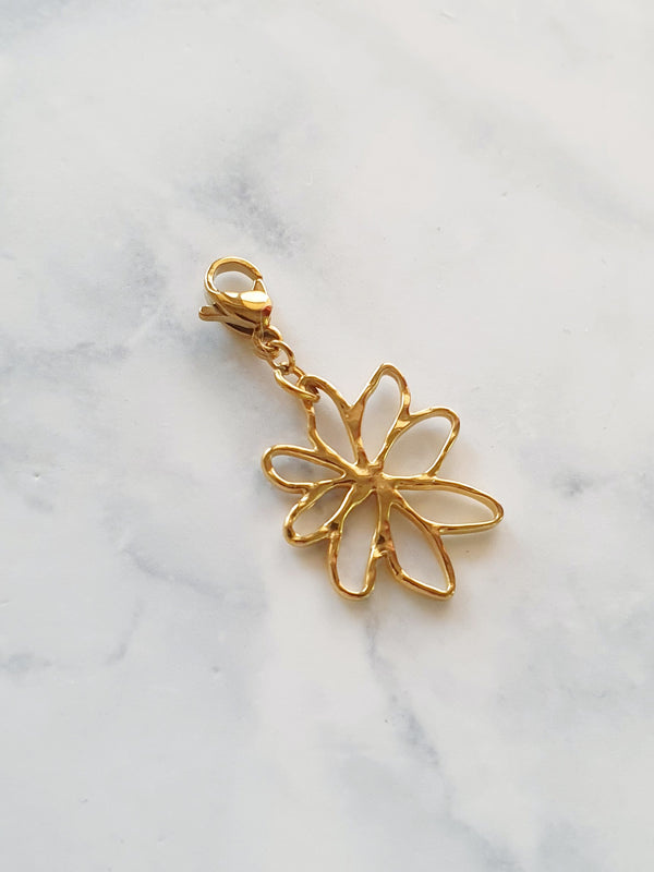 Charm fleur martelée - doré