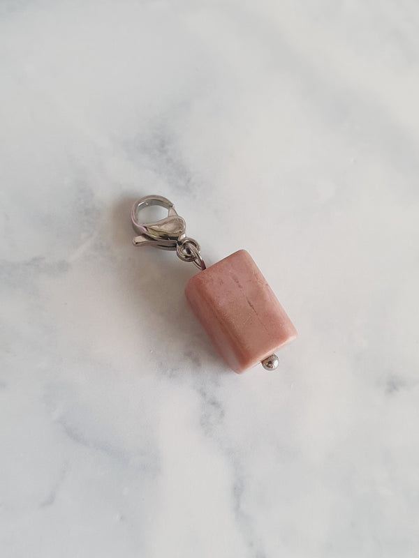 Charm cylindre pierre naturelle Rhodonite - argenté