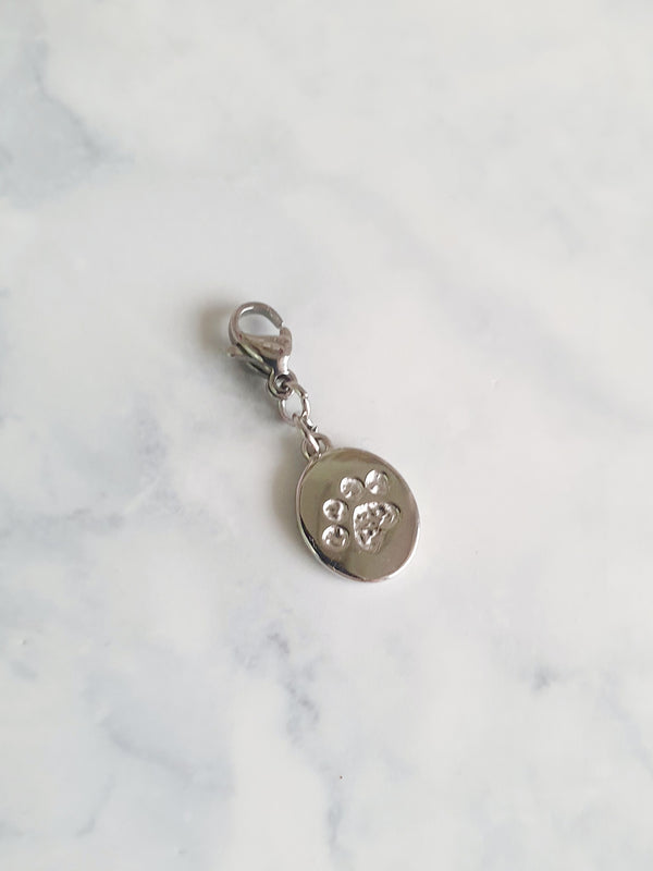 Charm médaillon patte de chien - argenté