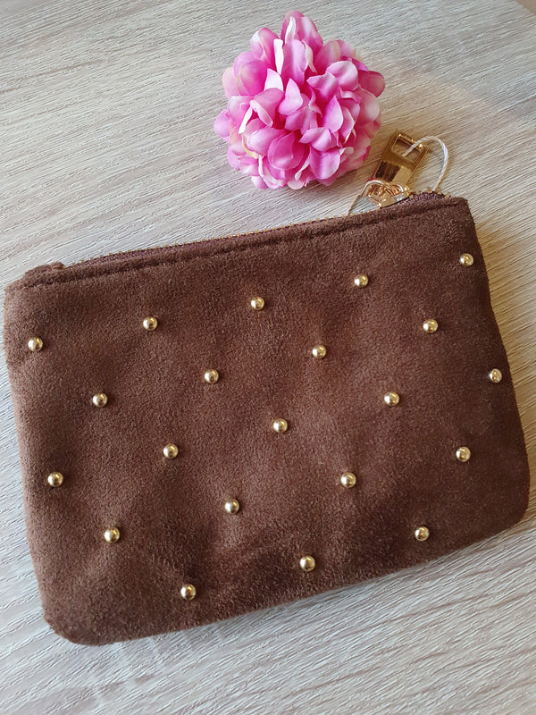 Pochette en cuir cloutée - Chocolat