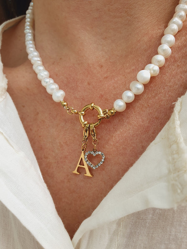 Collier perles d'eau douce, initiale + cœur