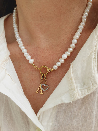 Collier perles d'eau douce, initiale + cœur
