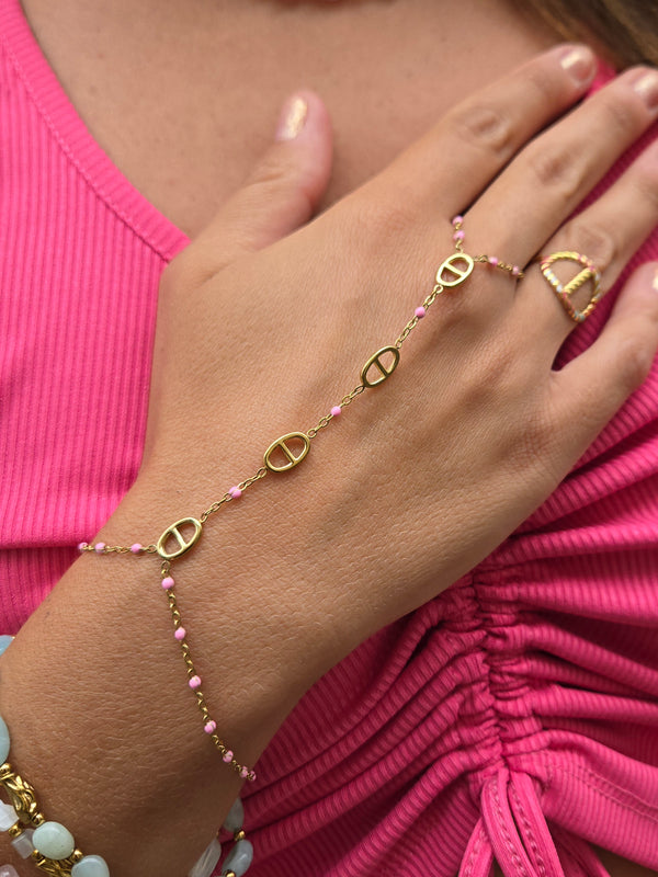 Bijou de main maille marine & perles roses