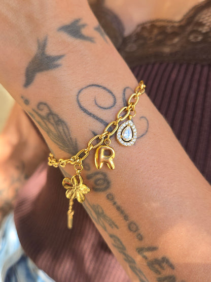 Bracelet petits maillons striés (personnalisable) - doré