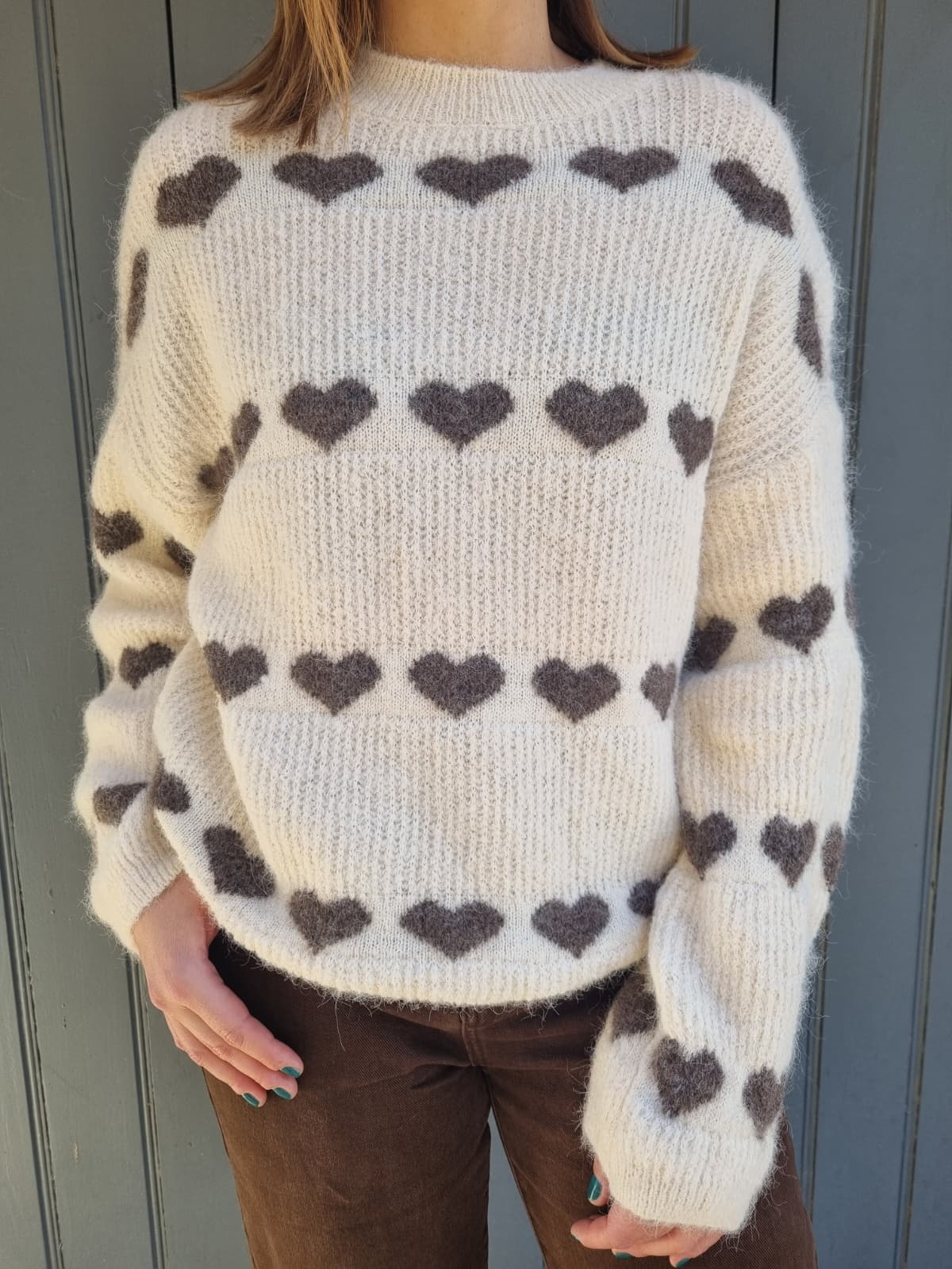 Pull écru petits cœurs gris
