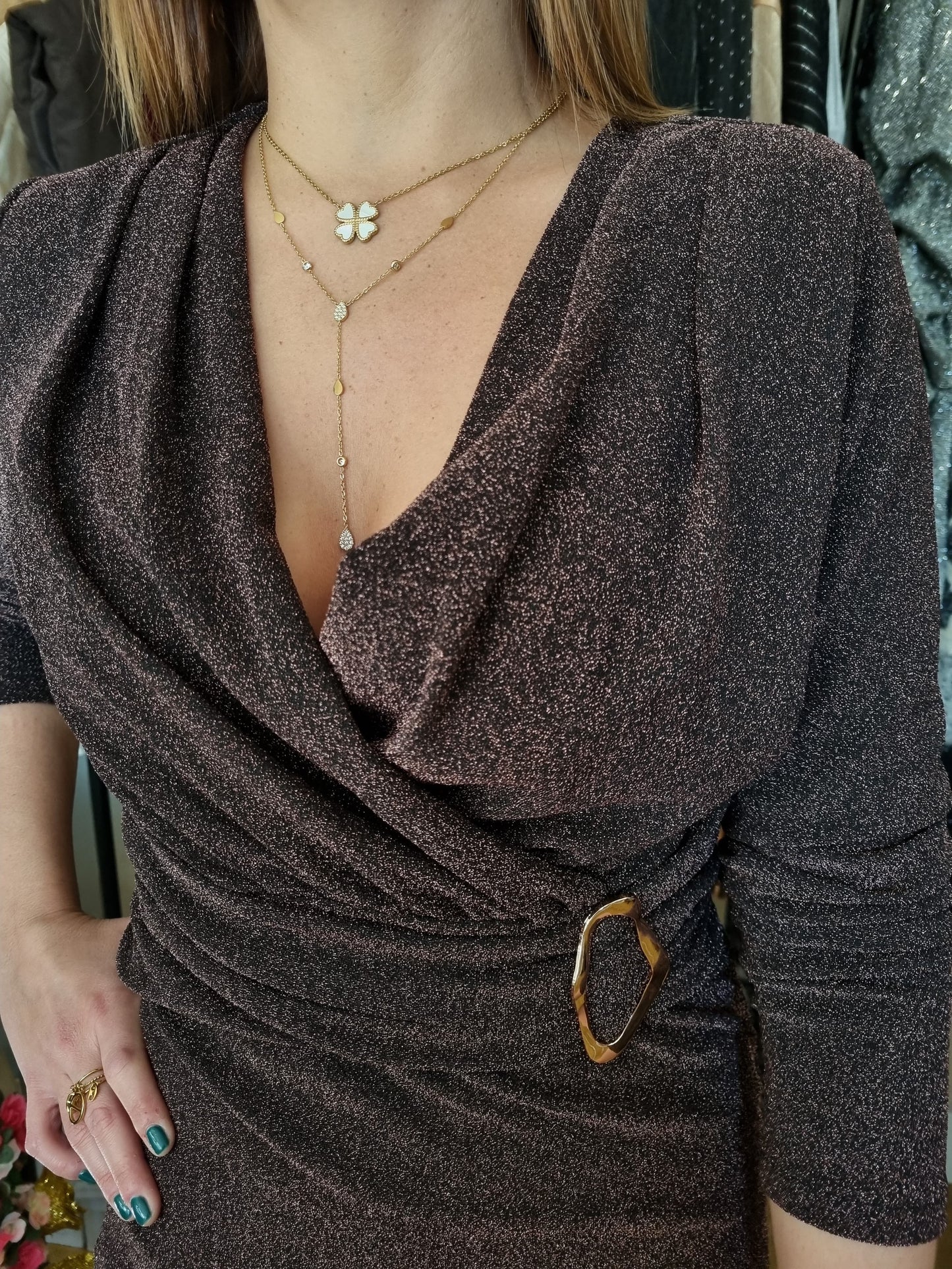 Robe pailletée drapée cache cœur - bronze