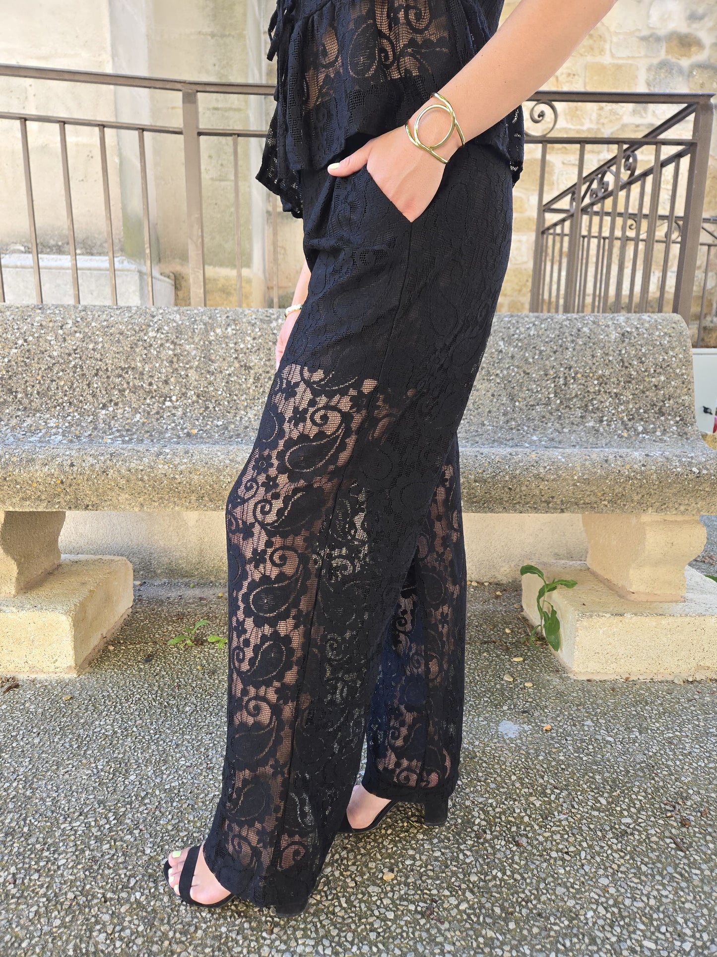Ensemble noir dentelle
