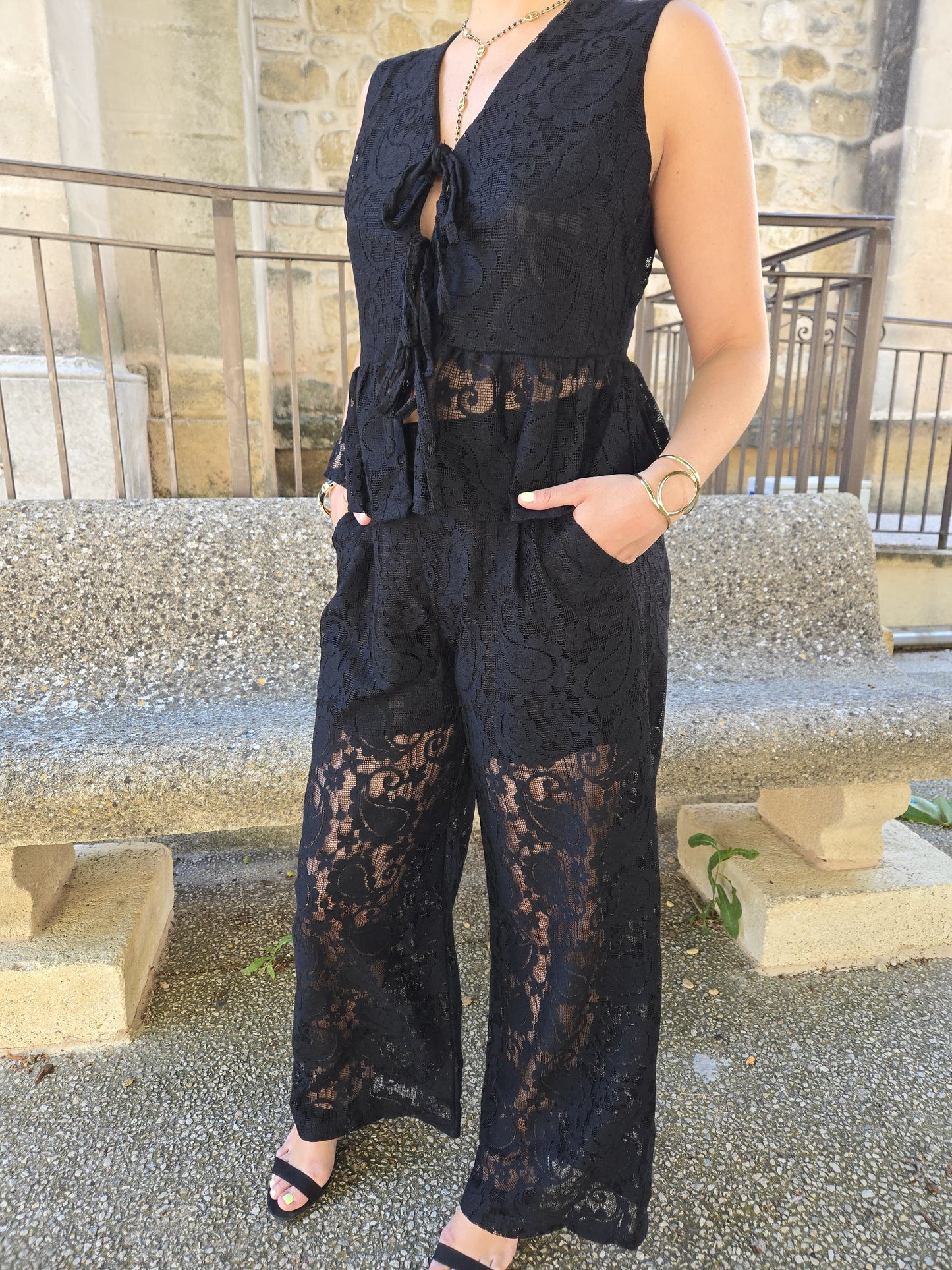 Ensemble noir dentelle