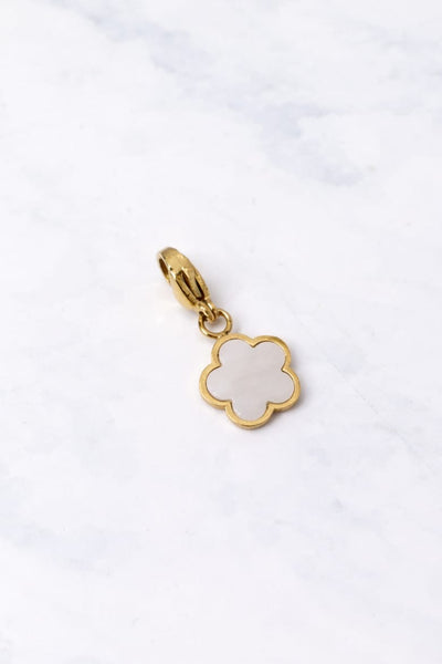 Charm fleur nacrée - doré