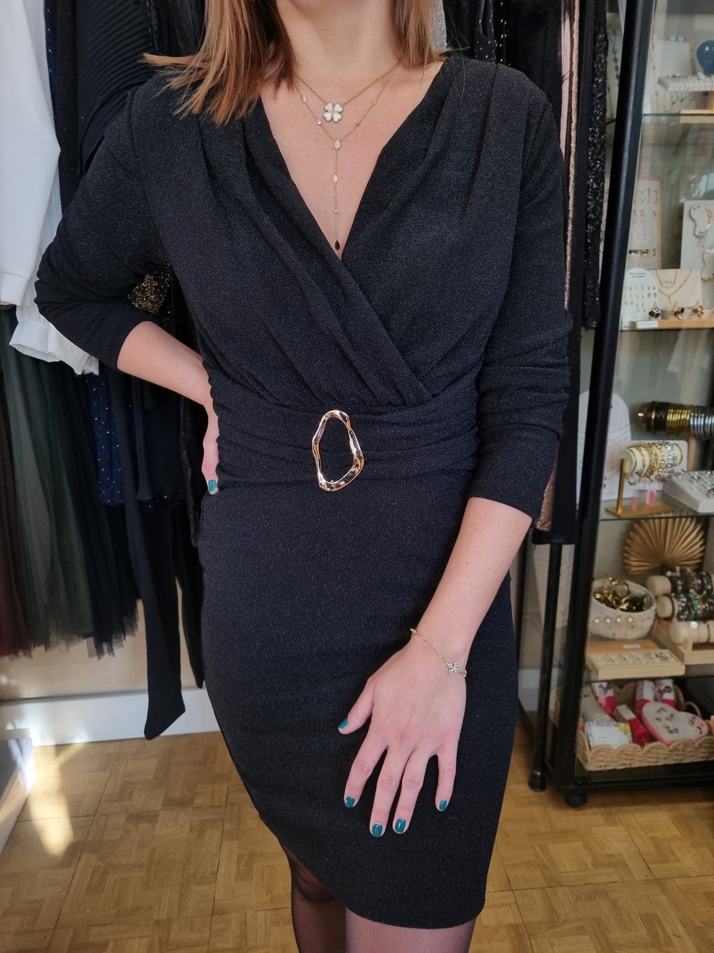 Robe pailletée drapée cache cœur - noir