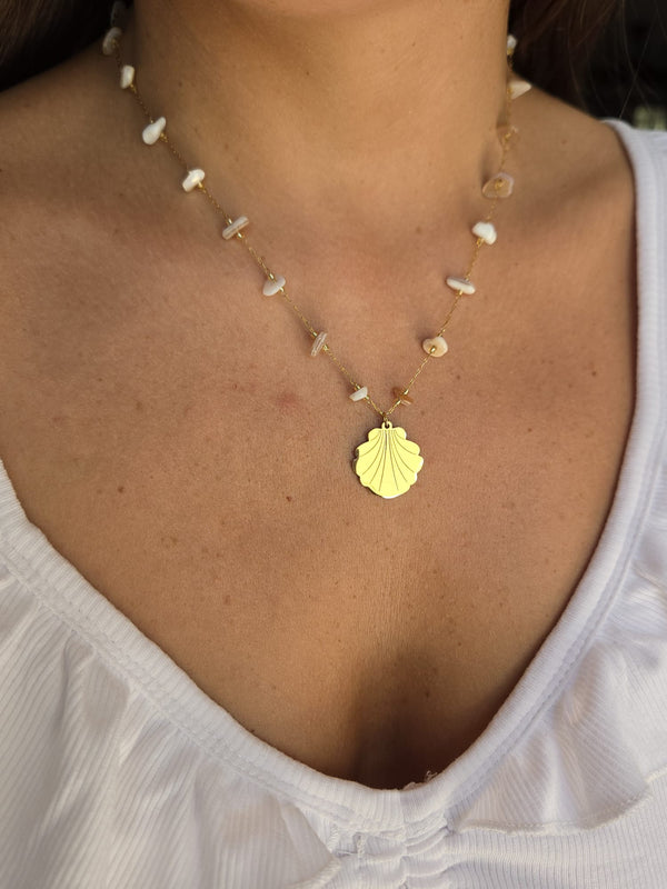 Collier éclats de pierres et coquillage