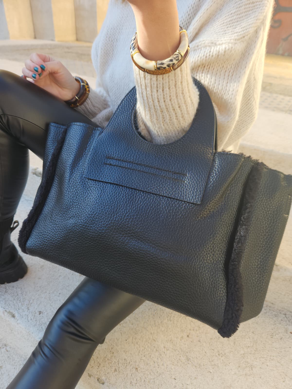 Grand sac cabas similicuir - noir